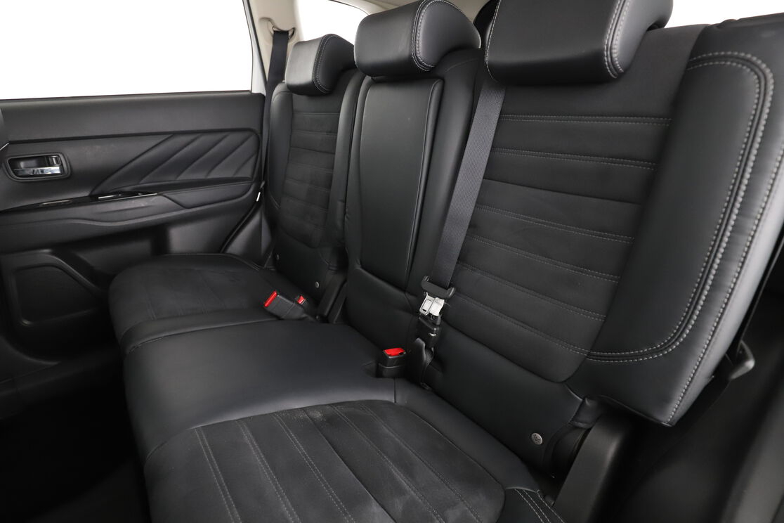Mitsubishi Outlander PHEV Twin Motor Intense 4WD — photo 13