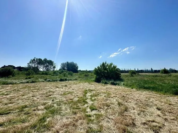Terrain 379 m²