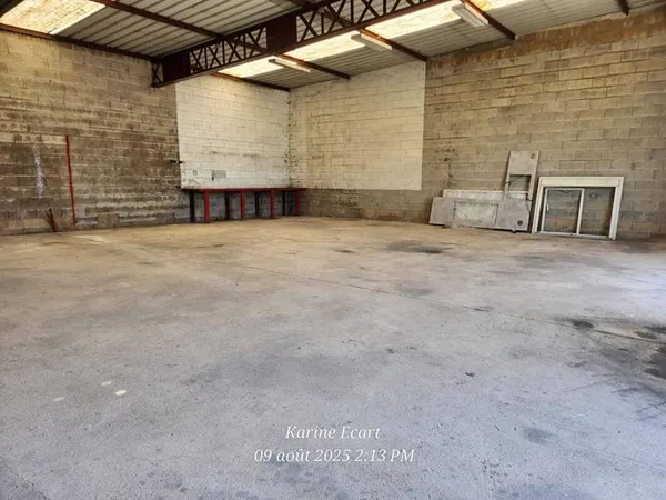 Entrepôt 1 pièce 100 m²