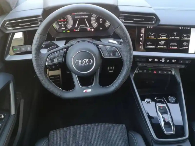 Audi A3 allstreet 40 tfsi e hybride rechargeable 204 s tronic 6 — photo 12