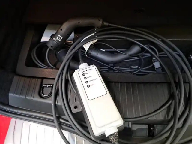 Renault Megane iv estate e-tech plug-in hybrid 160 — photo 21