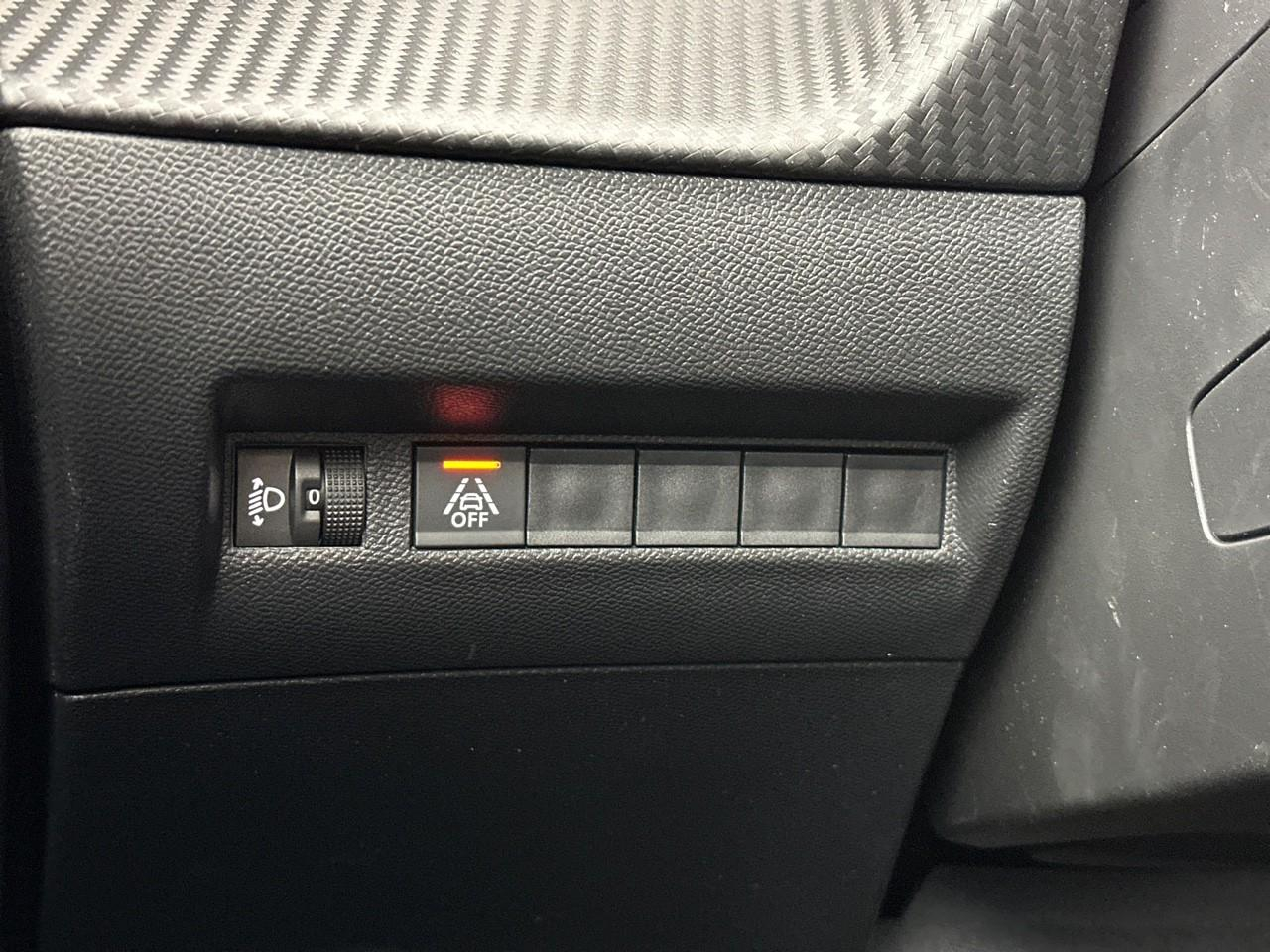 Peugeot 2008 puretech 130 s&s bvm6 allure — photo 16
