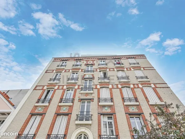 Boutique 33 m² COURBEVOIE