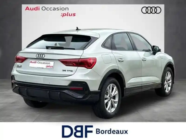 Audi Q3 35 tfsi 150 ch s tronic 7 s line — photo 5