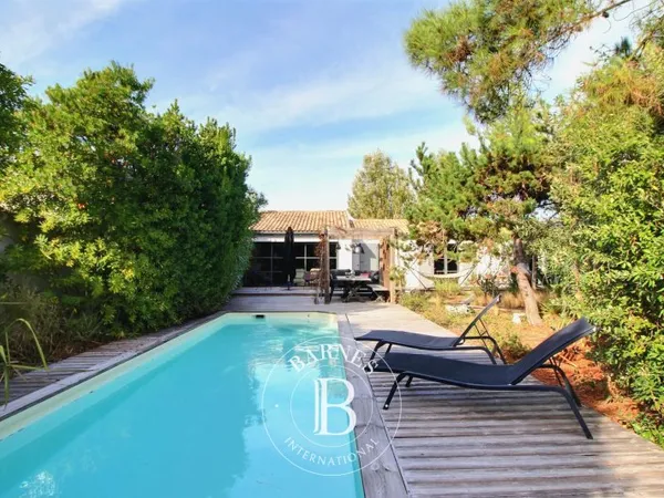 Exclusivité - Maison à vendre avec piscine proche de la plage - Le Bois Plage en Ré