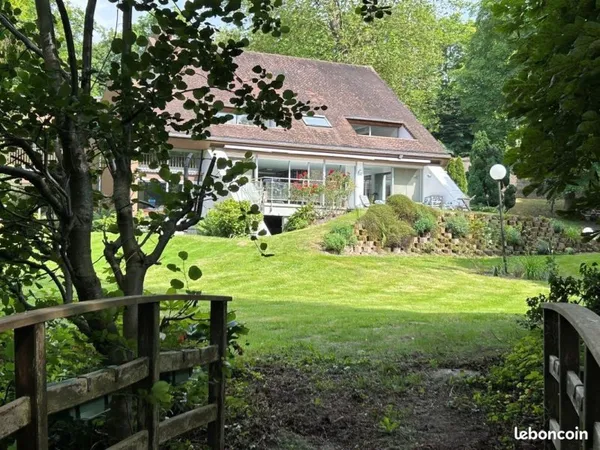 Pavillon 8 pièces 450 m²