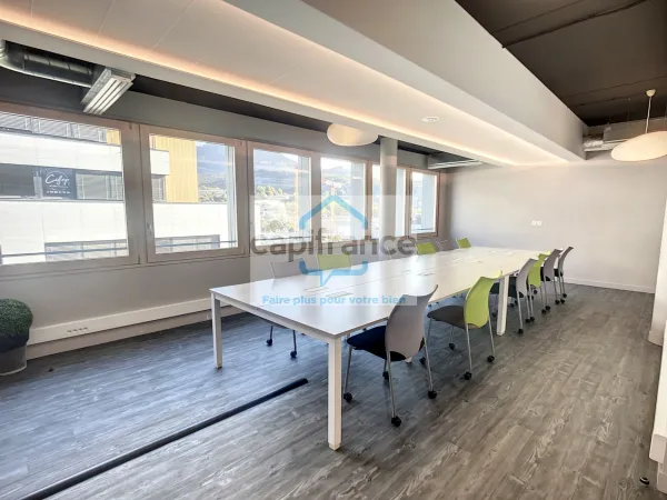 Commerce 18 pièces 394 m²