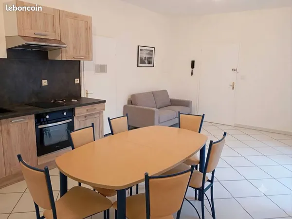 Maison, centre ville, 2chambres, cour privative 25m2
