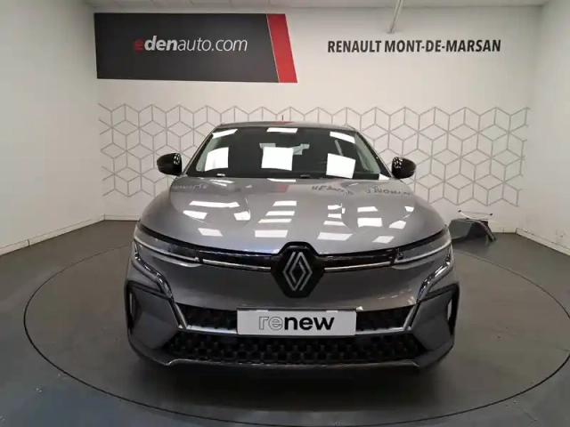 Renault Megane e-tech ev60 220 ch super charge — photo 8