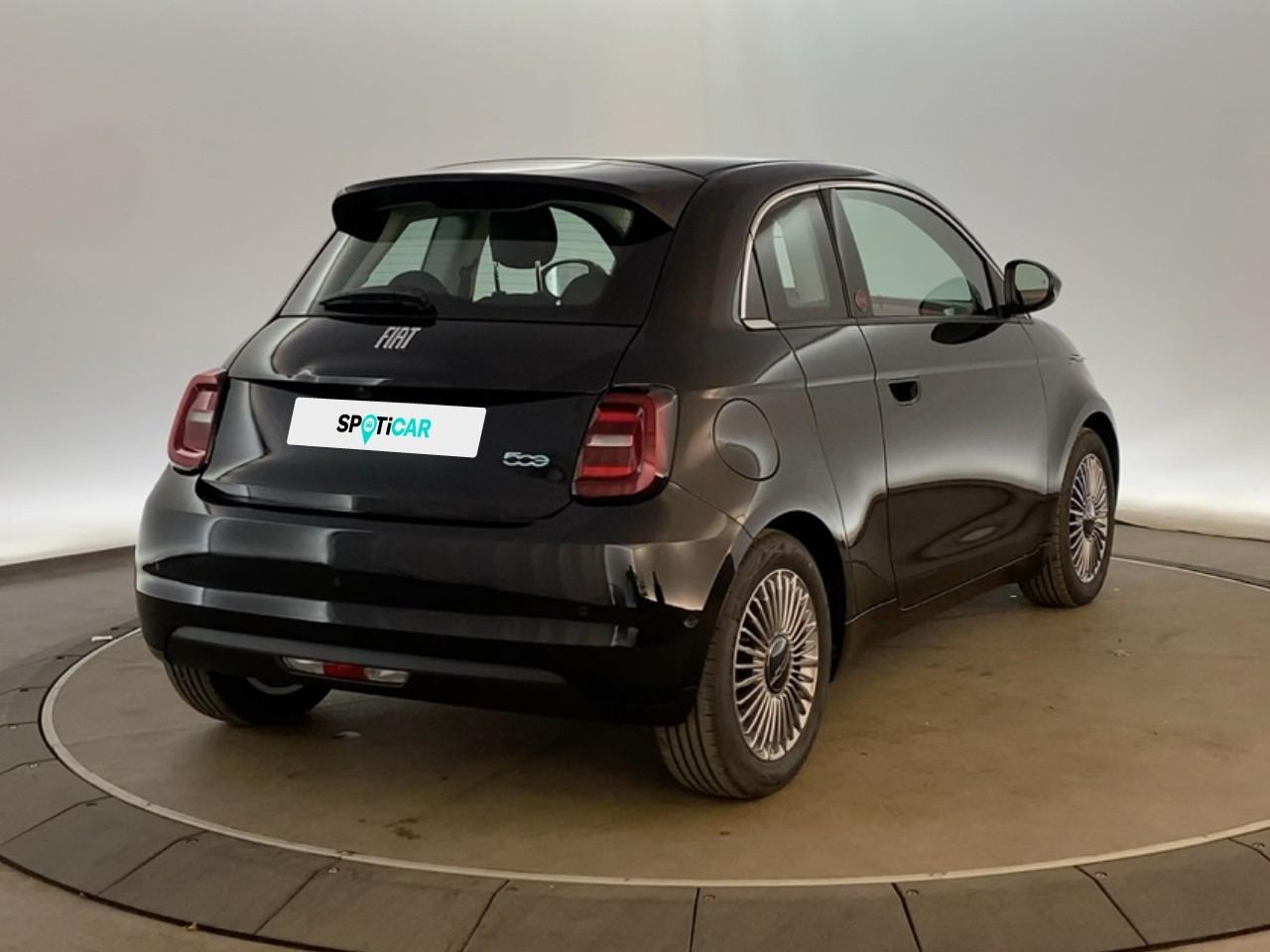 Fiat 500 3+1 e 118 ch red — photo 7