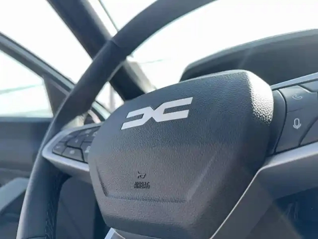 Dacia Bigster hybrid-g 150 4x4 — photo 21