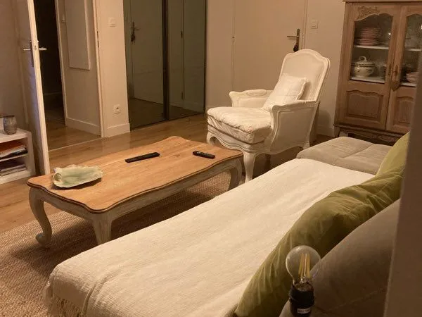 Appartement T3 avec balcon, parking et piscine