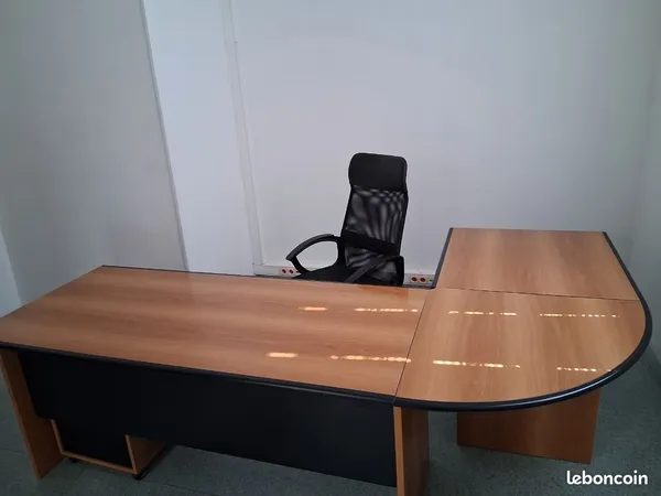 Bureau et espace de travail Location Laon  20m² 200€