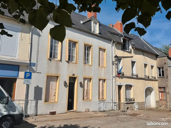 Maison de caractère 285 m² - Centre historique de Château-Chinon - 8 pièces - 4 chambres - Garage - 