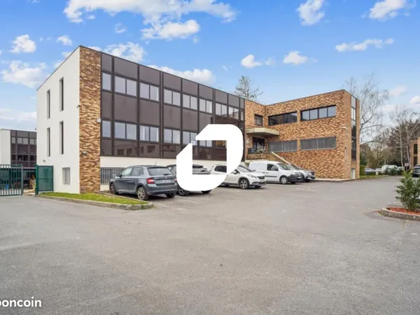 Bureau 130 m²