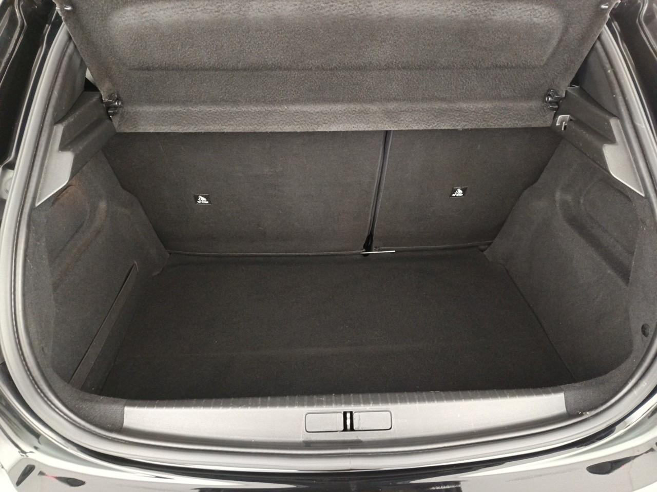 Peugeot 208 electrique 50 kwh 136ch allure — photo 6