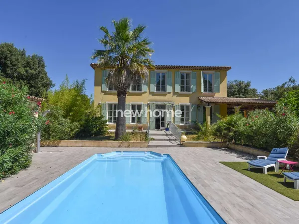 Maison 7 pièces 244 m²