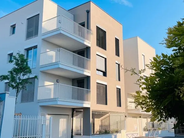 Vente de parking sécurisé et calme- doua insa