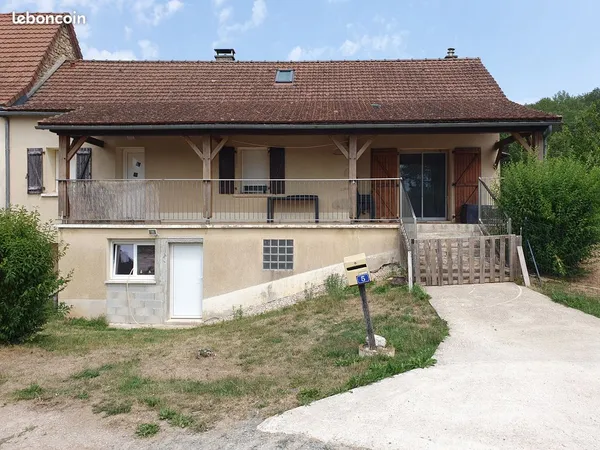 Part loue T6 rénové à neuf proche Rignac