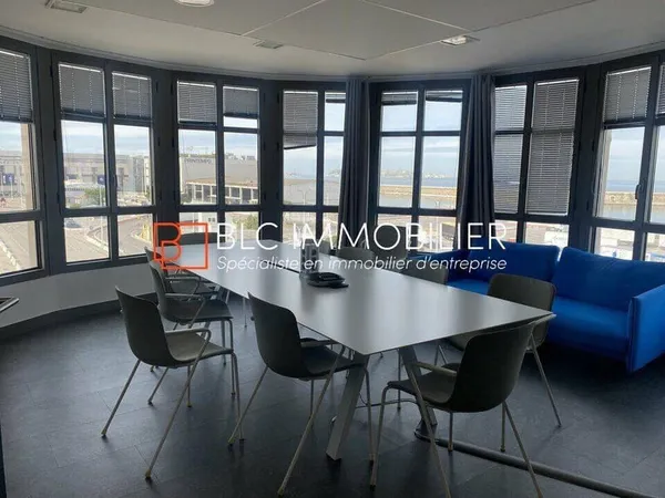 Bureau 753 m²