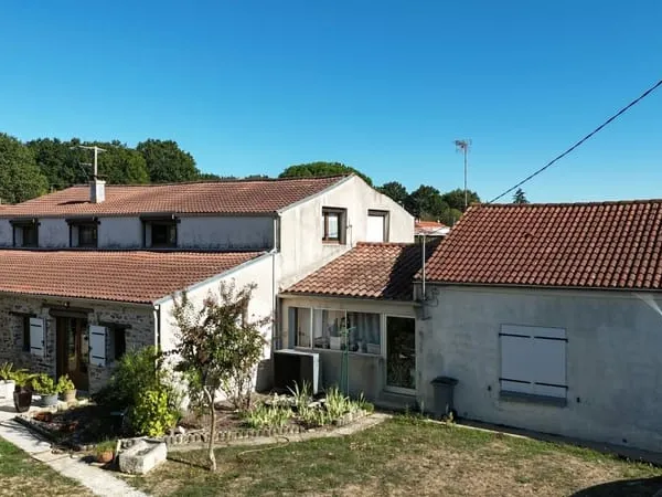 Ensemble de 2 maisons de 254.7m²