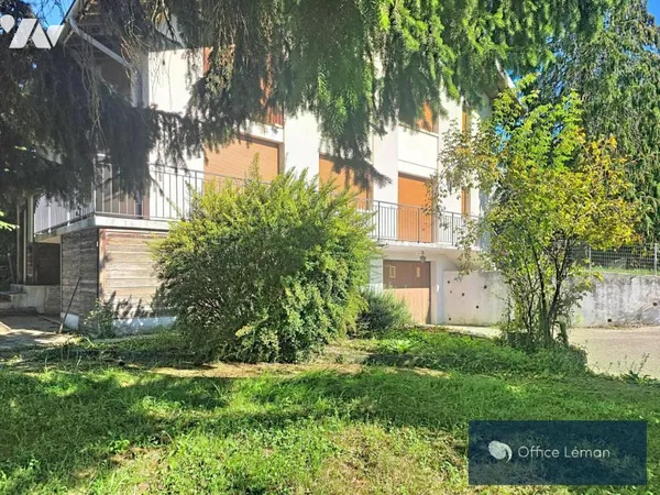 Maison 8 pièces 230 m²