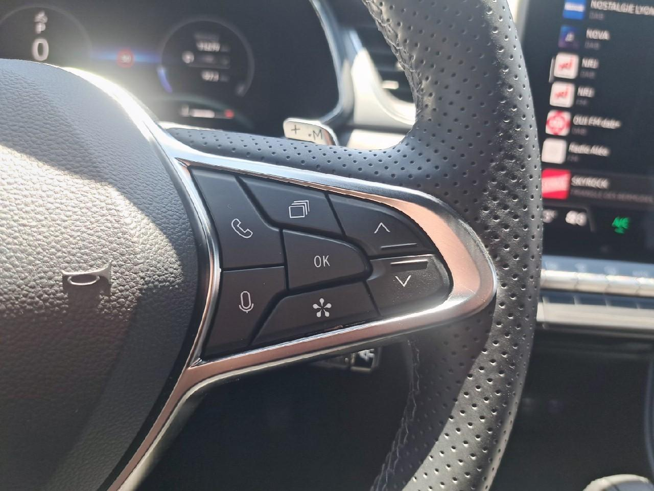 Renault Captur mild hybrid 160 edc techno — photo 20