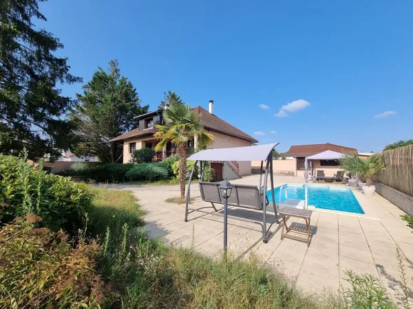 Vends Maison 6 pièces, 172m² avec piscine - Chavanoz (38)