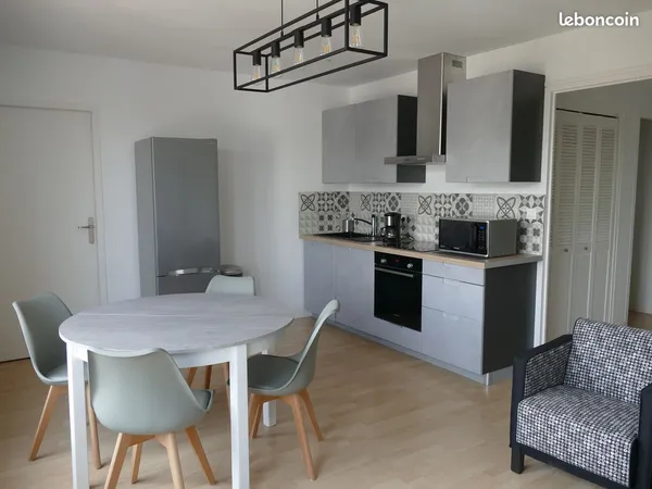 2 chambres dans colocation , appartement avec 2 sdb, parking fermé, près universités Nantes ligne tr