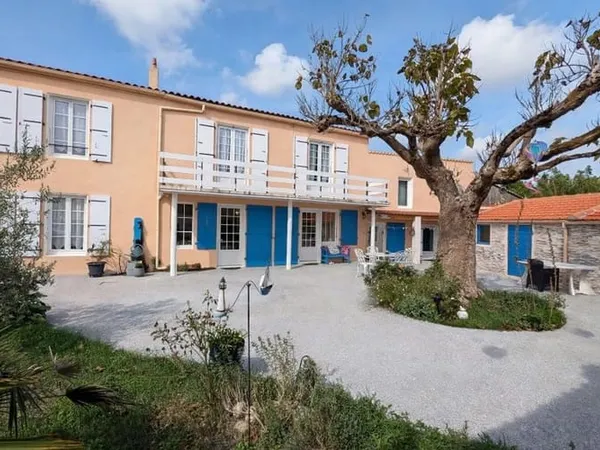 Maison 5 pièces 200 m²
