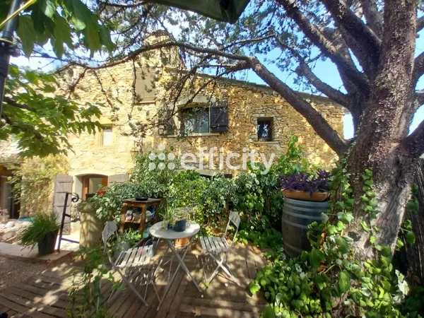 Maison 9 pièces 218 m²