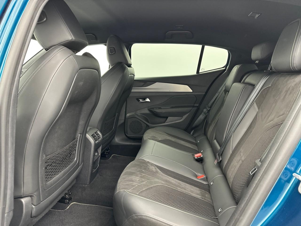 Peugeot 408 phev 225 e-eat8 first edition — photo 12