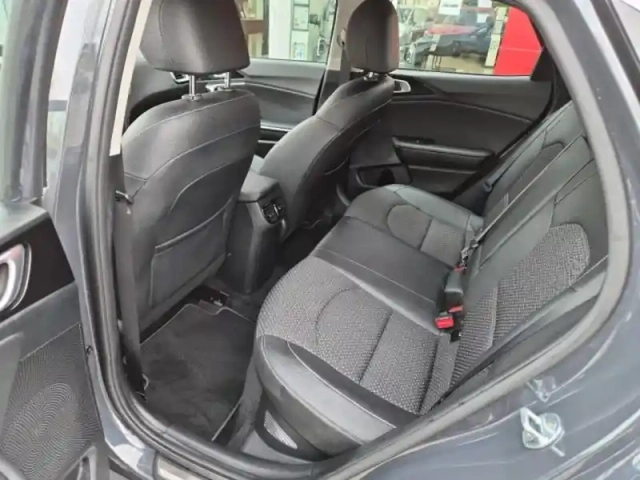 Kia Xceed 1.6 gdi 105ch + plug-in 60.5ch active dct6 — photo 12