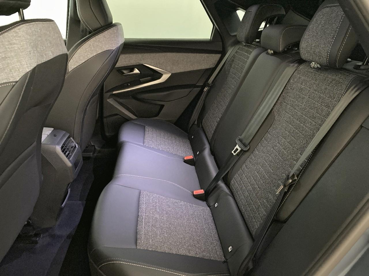 Peugeot 3008 electrique 210 ch 73 kwh allure — photo 10