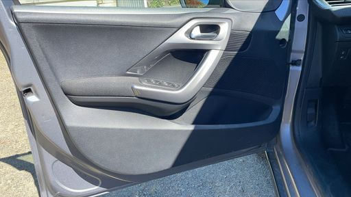 Peugeot 2008 1.6 BlueHDi 75 - Active – 2018 – 99354 km – Diesel – Boîte Manuelle — photo 59