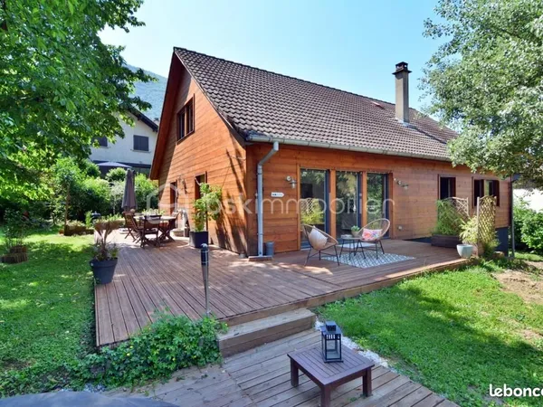 Villa 6 pièces 180 m²