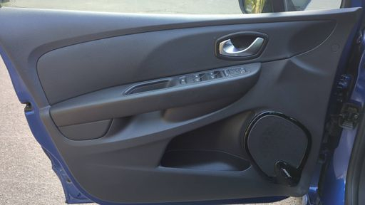 Renault Clio 1.5 dCi 90 EDC6 - Intens – 2017 – 70277 km – Diesel – Boîte Automatique — photo 5