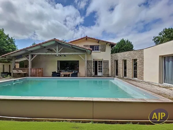 Maison 7 pièces 174 m²