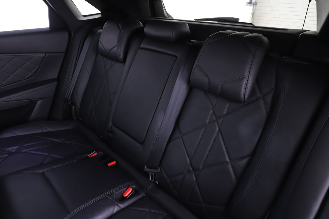 DS Automobiles DS7 Crossback 1.6 E-Tense So Chic — photo 13