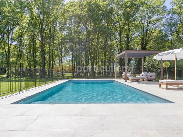 TREILLIÈRES -- MAISON DE 234 m² HABITABLES -- PISCINE CHAUFÉE -- GARAGE