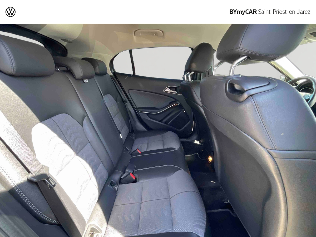 Mercedes GLA 200 d 7-G DCT — photo 15