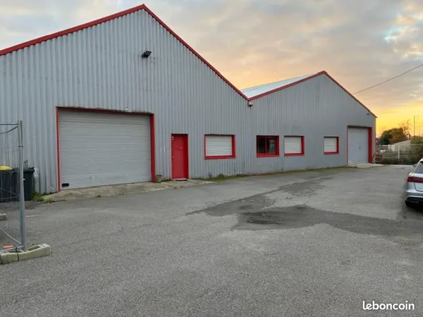 Local bureaux 485 m²