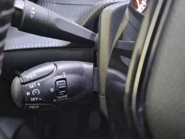 Peugeot 208 puretech 100 s&amp;s bvm6 — photo 27