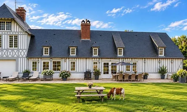 Maison 10 pièces 220 m²