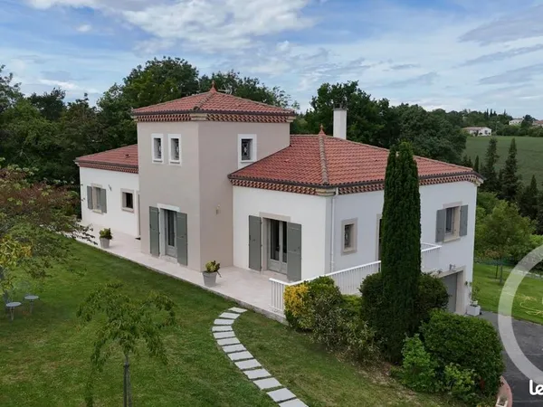 Maison 7 pièces 216 m²