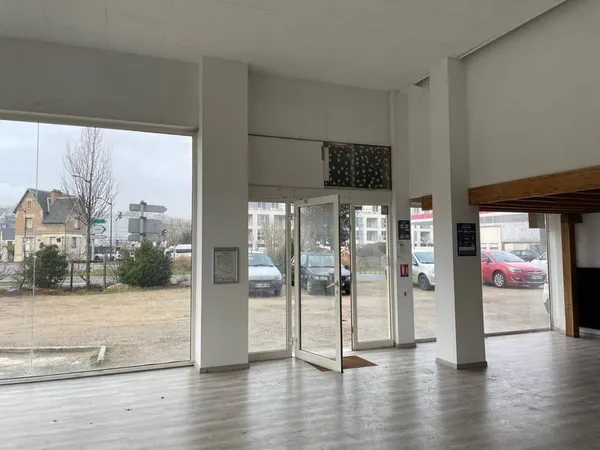 Local commercial 154 m²