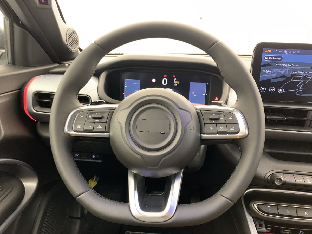 Jeep Avenger — photo 14