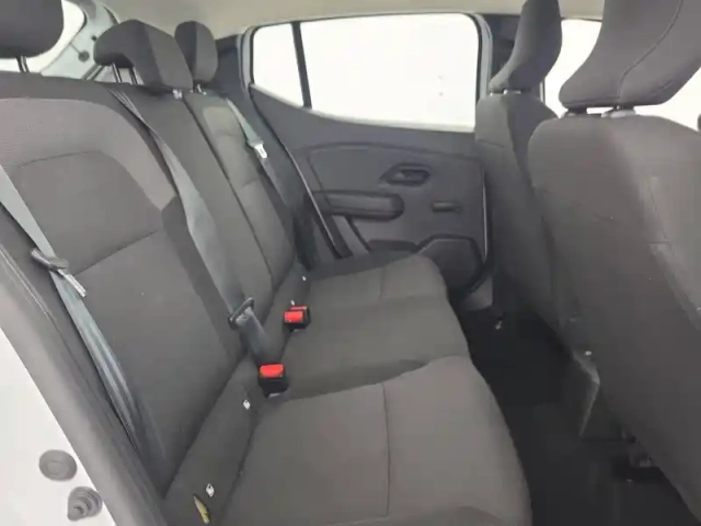 Dacia Sandero sce 65 — photo 12