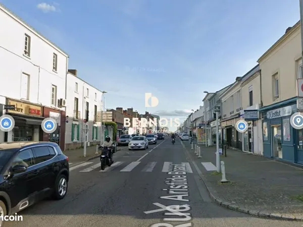 Local commercial 85 m²