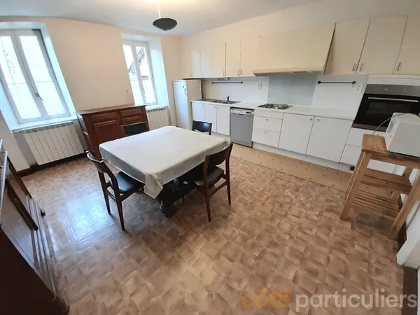 Appartement T2 dans ancien corps de ferme + Terrasse + Parking couvert